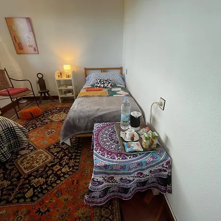 Ashram De La Peral *