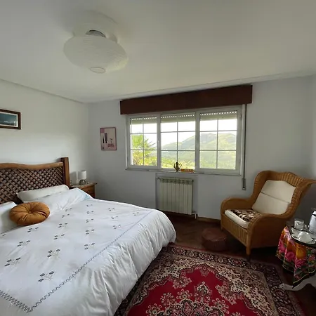 Ashram De La Peral * Illas