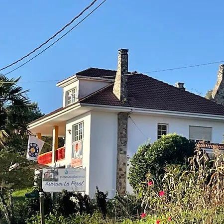 Ashram De La Peral