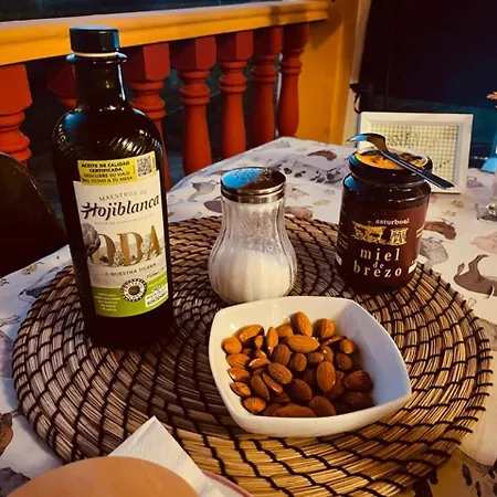 Ashram De La Peral *