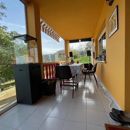 Ashram De La Peral *