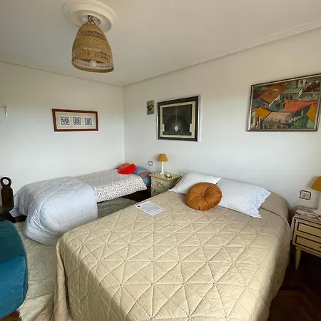 Ashram De La Peral *