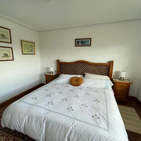 Ashram De La Peral *